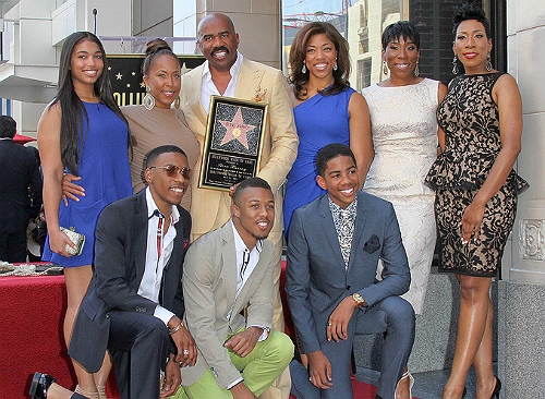 STEVE HARVEY RECEIVES STAR WITH KIDS BY HIS SIDE